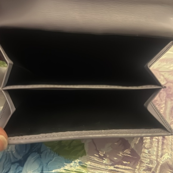 Givenchy violet bifold wallet in mint condition!!! Barely any wear - Picture 4 of 6